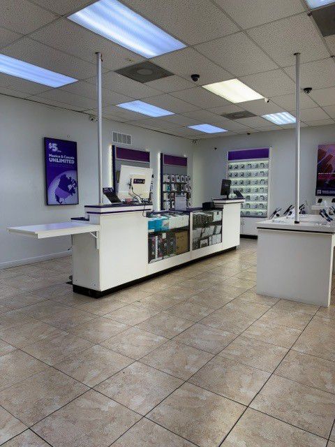 Metro by T-Mobile 3280 Lake Worth Rd - 3280 Lake Worth Rd 