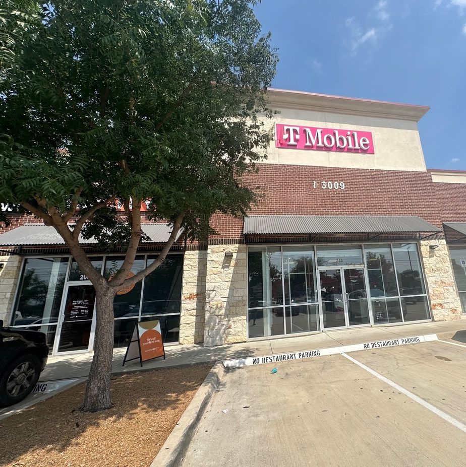 Exterior photo of T-Mobile Store at Custer Rd & Eldorado, Mckinney, TX
