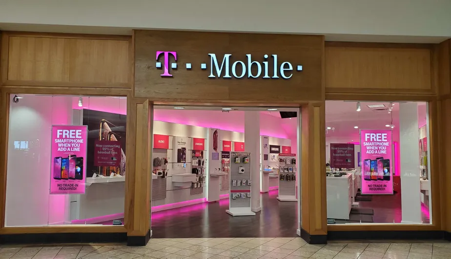 Exterior photo of T-Mobile store at Oakwood Mall 3, Eau Claire, WI
