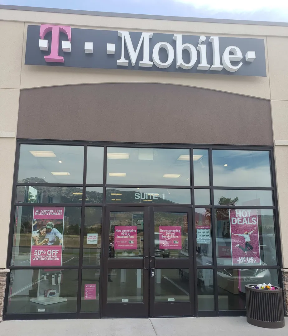 Exterior photo of T-Mobile store at Sr-92 & 1200 East, Highland, UT