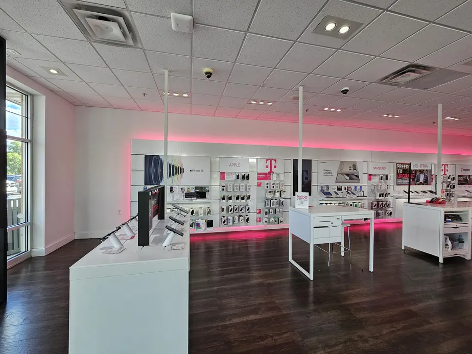  Interior photo of T-Mobile Store at Rt 130 & Cinnaminson Ave, Cinnaminson, NJ 