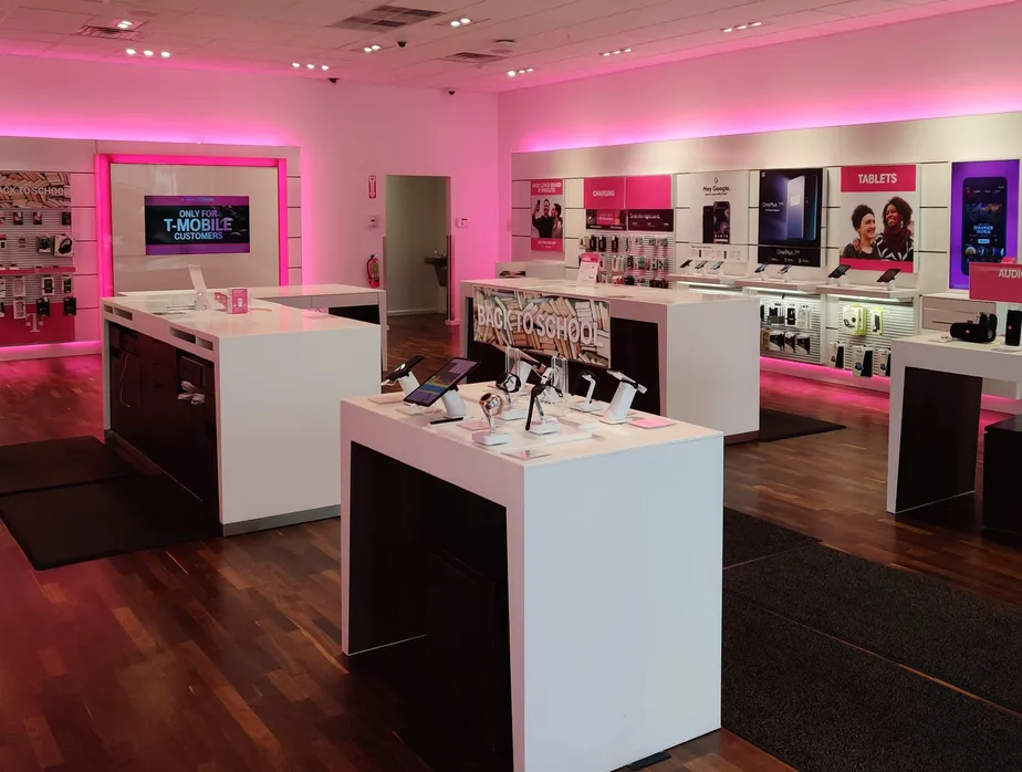 Interior photo of T-Mobile Store at Indianapolis Blvd. & Ramblewood Drive, Highland, IN