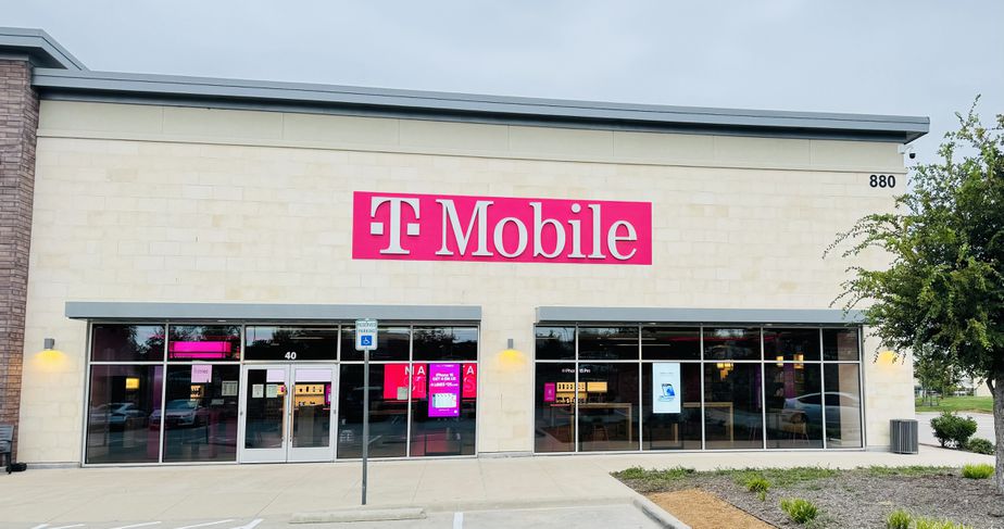 Exterior photo of T-Mobile Store at The Gates of Prosper, Prosper, TX