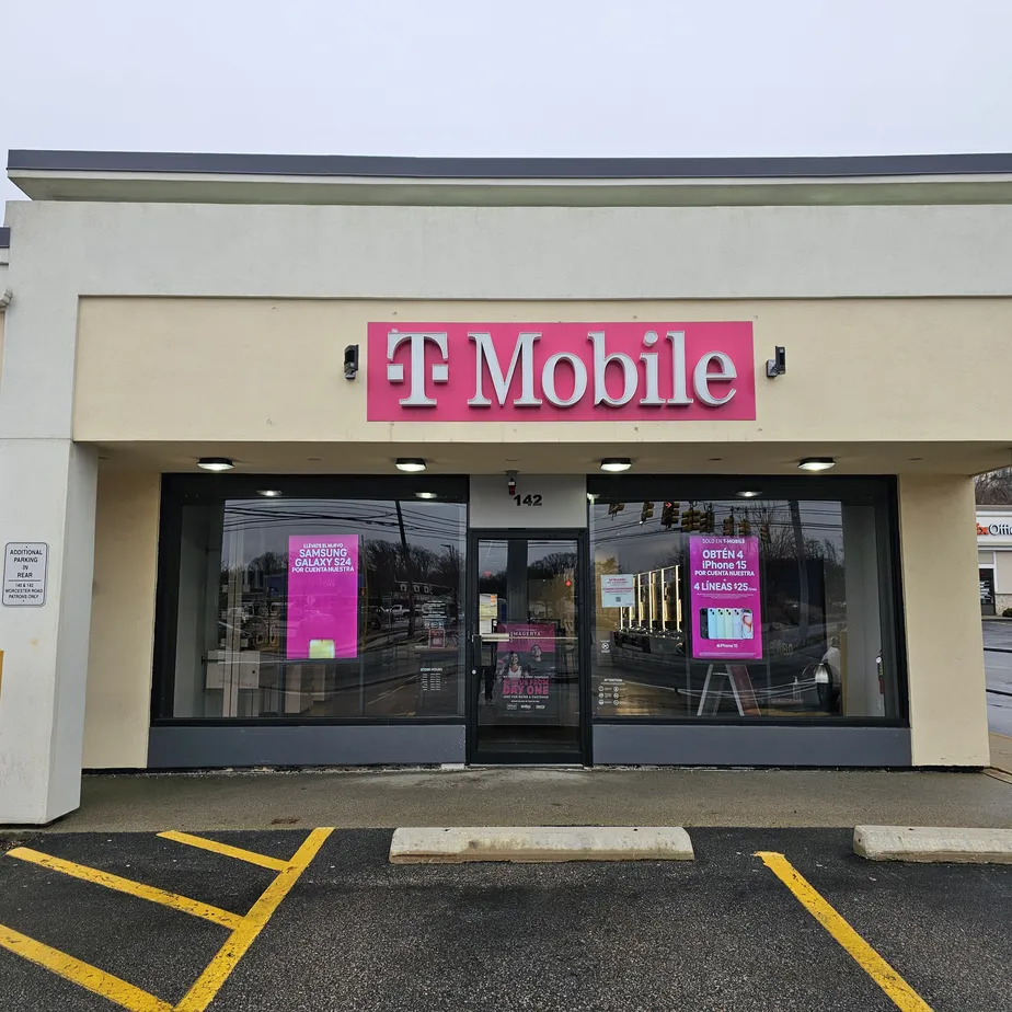  Exterior photo of T-Mobile Store at Worcester & Caldor, Framingham, MA 