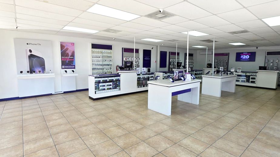 Metro by T-Mobile 2800 S Cooper St - 2800 S Cooper St 