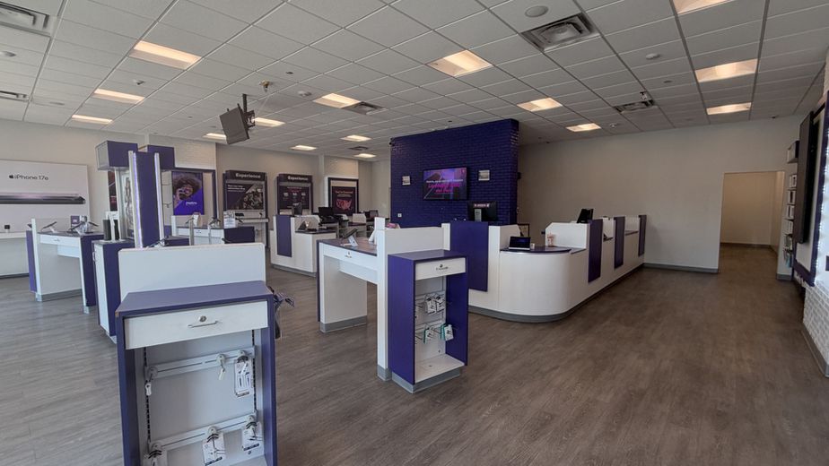 Metro by T-Mobile 5101 Bingle Rd - 5101 Bingle Rd 