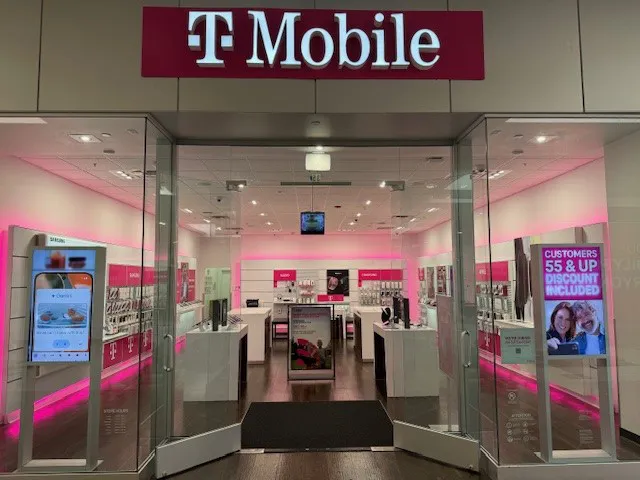  Exterior photo of T-Mobile Store at Parkway Plaza, El Cajon, CA 