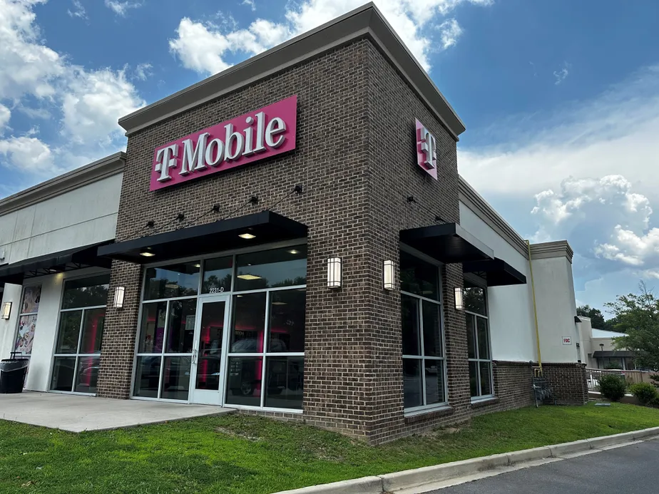  Exterior photo of T-Mobile Store at Dekalb St & State Rd S-28-130, Camden, SC 