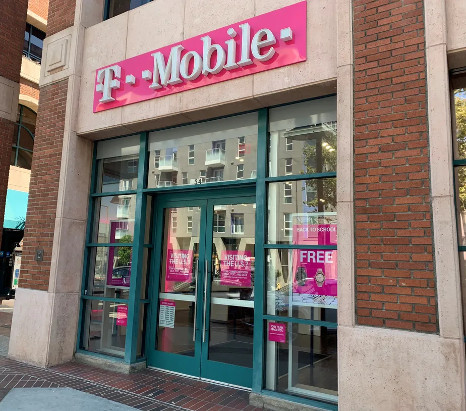 Exterior photo of T-Mobile Store at Brand & Wilson, Glendale, CA