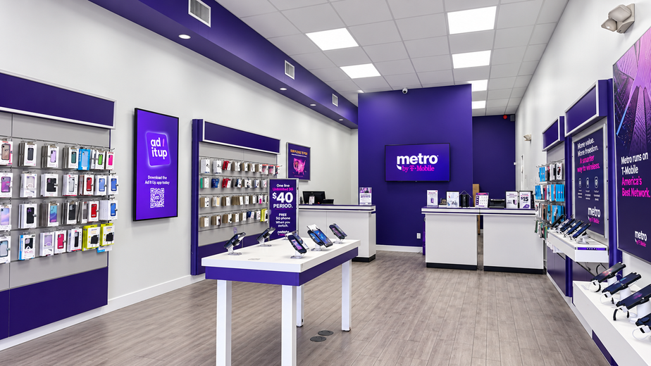 Metro by T-Mobile 518 W 29th St - 518 W 29th St 