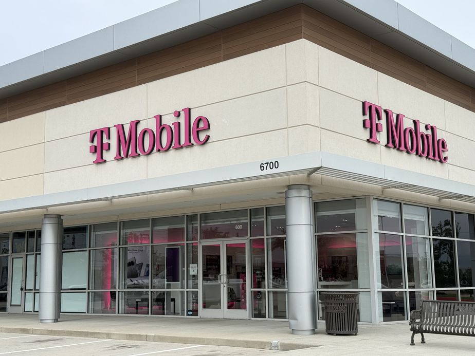 Exterior photo of T-Mobile Store at Spring Stuebner Rd & Kuykendahl Rd, Spring, TX
