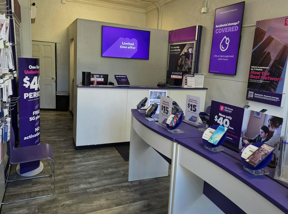 Metro by T-Mobile 734 Brookline Blvd - 734 Brookline Blvd