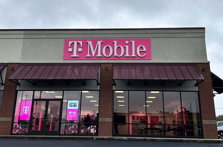  Exterior photo of T-Mobile Store at Anchi Plaza, Attalla, AL 