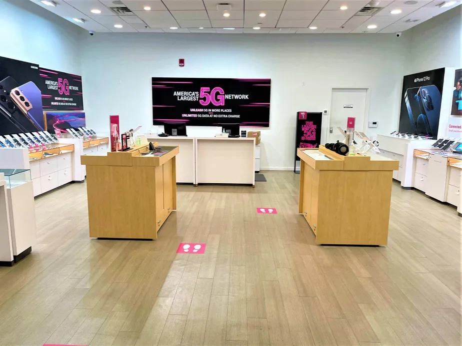  Interior photo of T-Mobile Store at Mall Of New Hampshire 6, Manchester, NH 