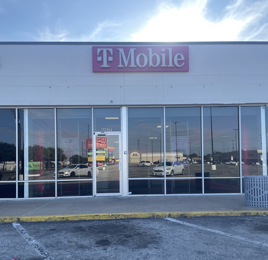 Exterior photo of T-Mobile Store at W Fuqua St & Hiram Clark Rd, Houston, TX