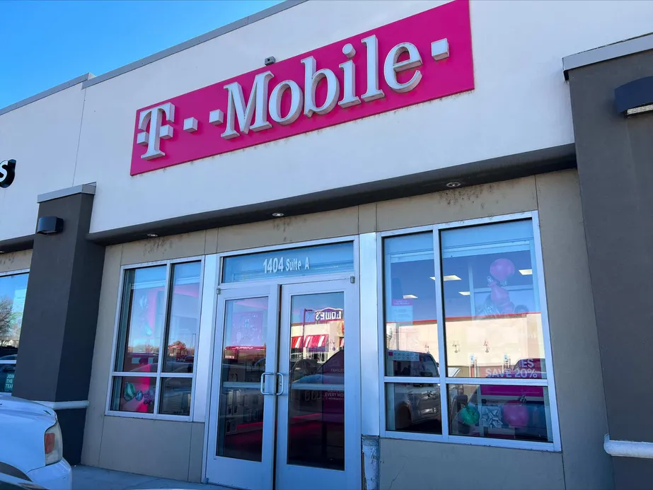 Exterior photo of T-Mobile Store at Riverside & Valley, Espanola, NM