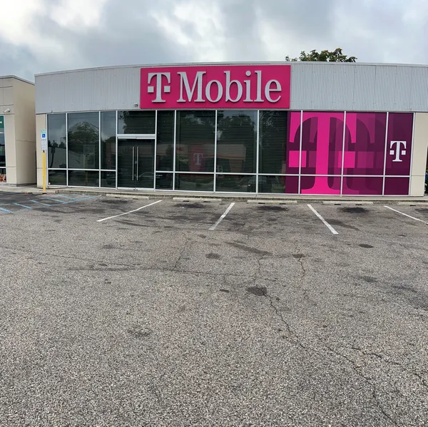 Lenovo Products at TMobile City Ave & Bryn Mawr Ave in Philadelphia, PA