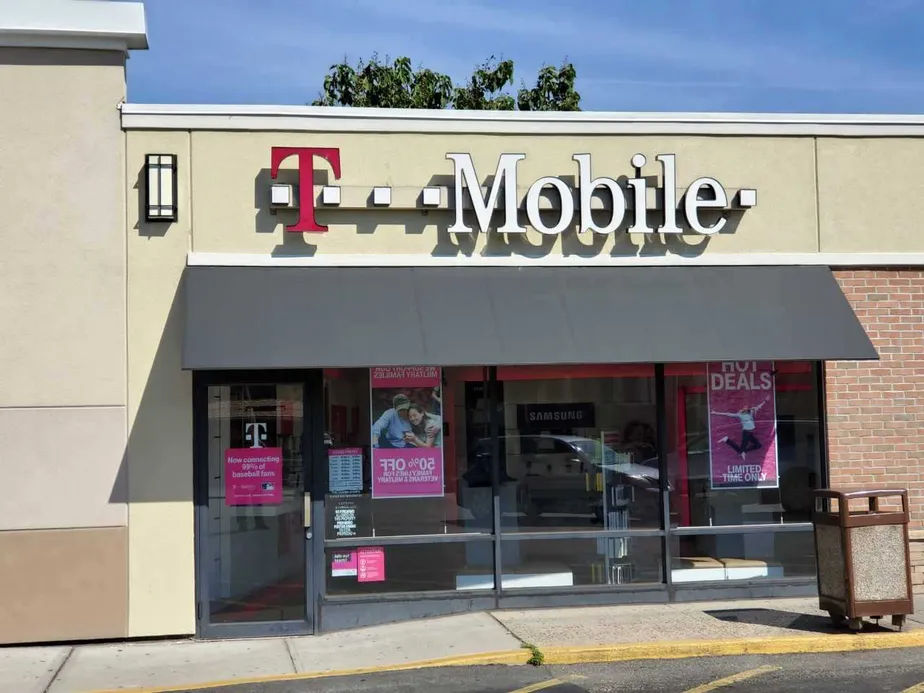 Exterior photo of T-Mobile store at Plaza Center & Paterson Plank Rd, Secaucus, NJ
