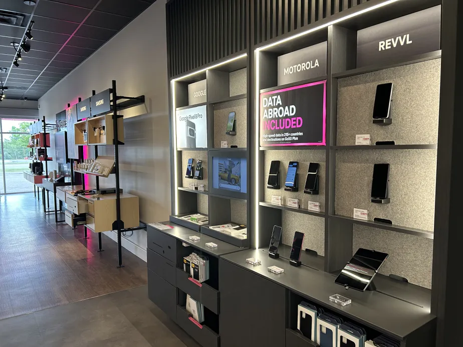  Interior photo of T-Mobile Store at Miller Rd & Bridle Path, Flint, MI 
