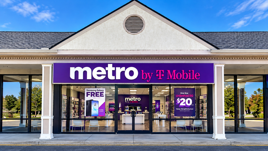 Metro by T-Mobile 5301 Glenway Ave - 5301 Glenway Ave 