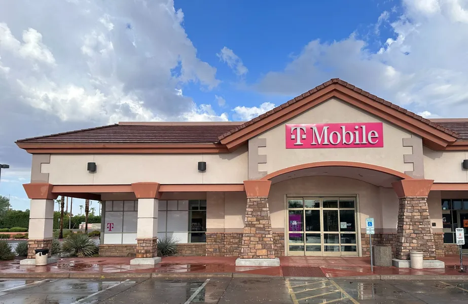 Exterior photo of T-Mobile Store at S Gilbert Rd & E Williams Field Rd, Gilbert, AZ