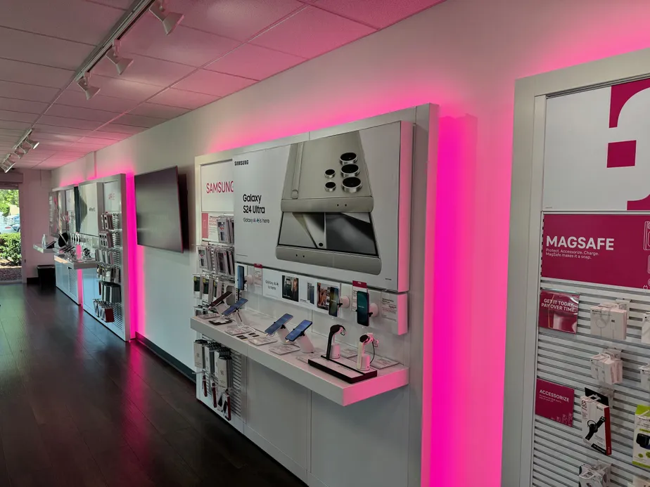  Interior photo of T-Mobile Store at Iron Springs & Miller Valley, Prescott, AZ 