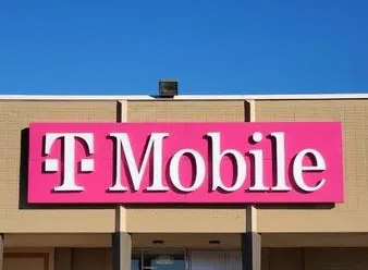  Exterior photo of T-Mobile Store at Elvis Presley Blvd & E Raines Rd, Memphis, TN 