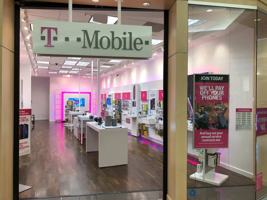 Exterior photo of T-Mobile store at Fair Oaks Mall, Fairfax, VA