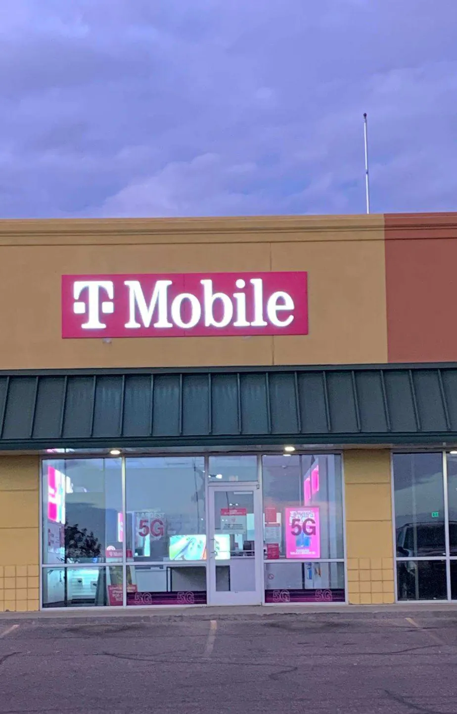 Exterior photo of T-Mobile store at 25th & Curlew Dr, Ammon, ID