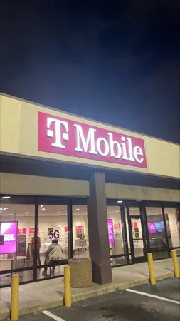  Exterior photo of T-Mobile Store at North Freeway & Goodson Dr, Houston, TX 
