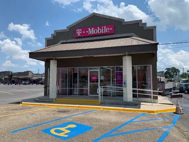  Exterior photo of T-Mobile store at Airline Highway & Hemlock St, Laplace, LA 