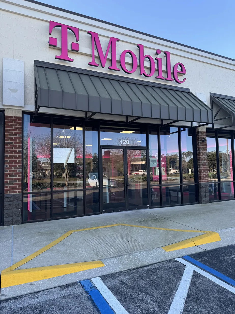  Exterior photo of T-Mobile Store at Eagle Harbor, Orange Park, FL 