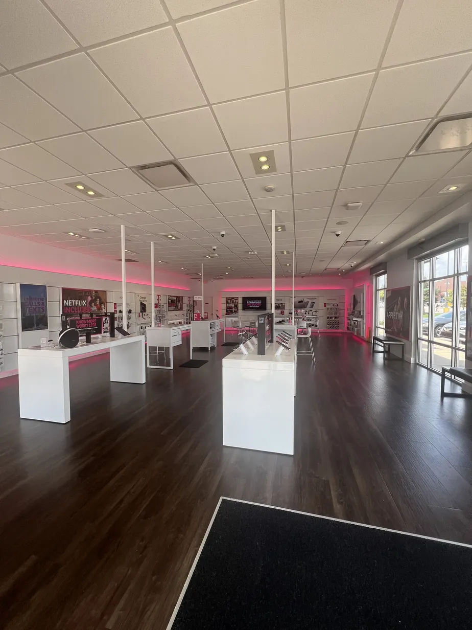  Interior photo of T-Mobile Store at Montclair Rd, Birmingham, AL 