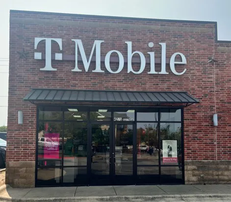  Exterior photo of T-Mobile Store at W Sunset Ave & Rieff St, Springdale, AR 
