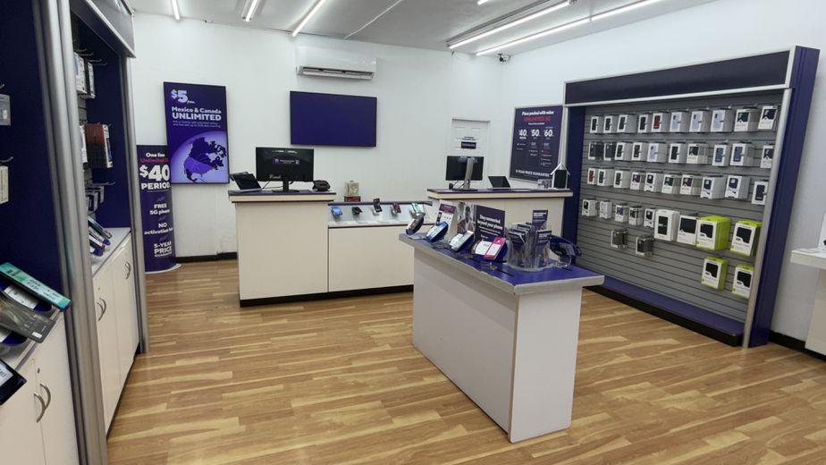 Metro by T-Mobile 5122 NE M L King Blvd - 5122 NE M L King Blvd