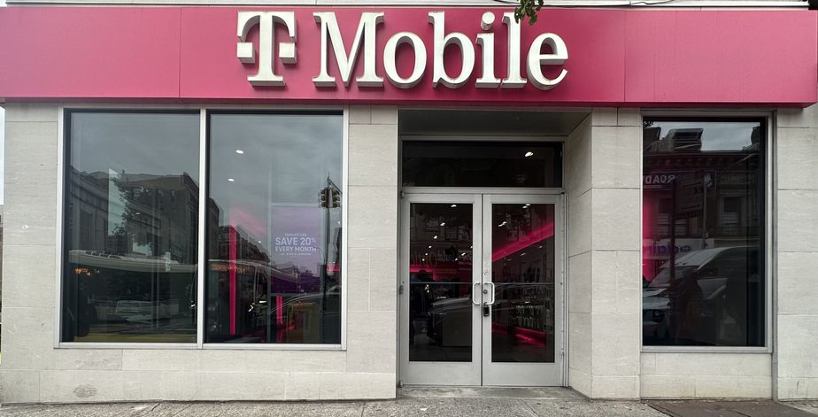 Exterior photo of T-Mobile Store at Broadway & W 181st St, New York, NY