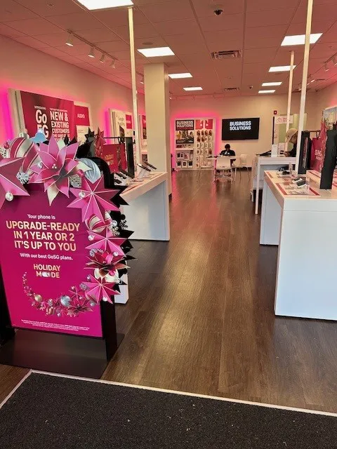  Interior photo of T-Mobile Store at Tanger Outlets, Tilton, NH 