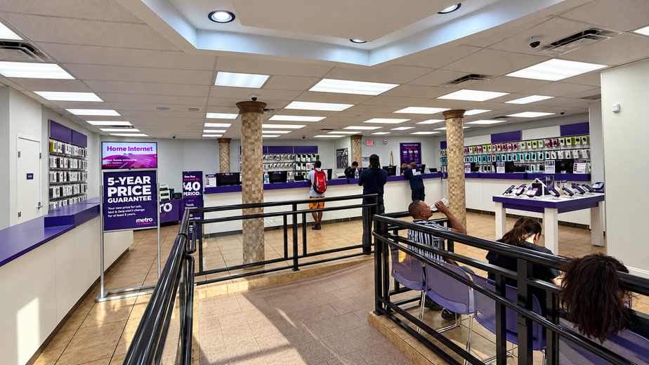 Metro by T-Mobile 3525 NW 17th Ave - 3525 NW 17th Ave 
