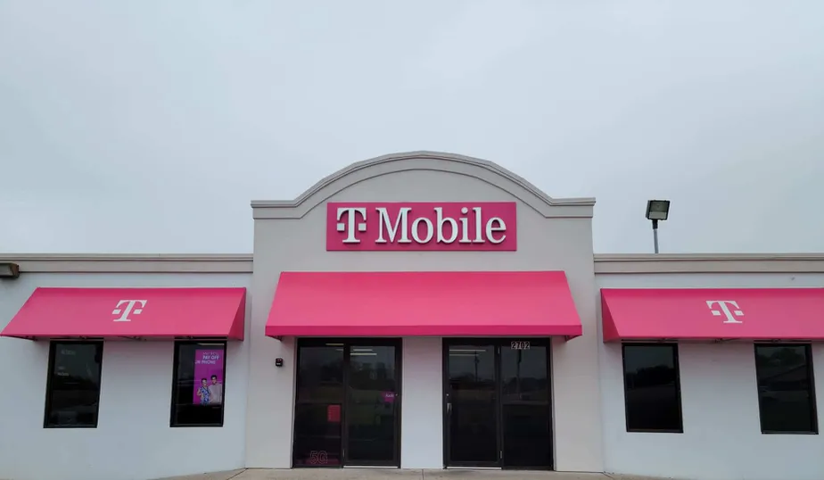 Exterior photo of T-Mobile store at Padre Island Dr & Nemec St, Corpus Christi, TX