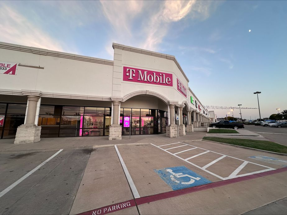 Exterior photo of T-Mobile Store at S Loop 288 & Spencer Rd, Denton, TX
