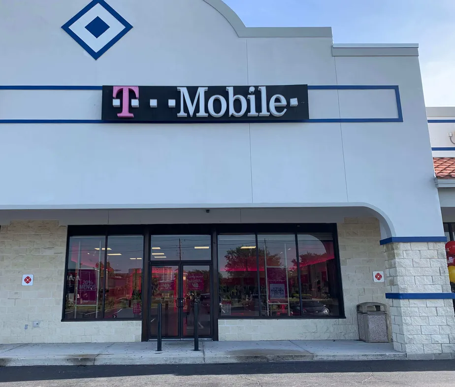 Exterior photo of T-Mobile store at Sandlake, Orlando, FL