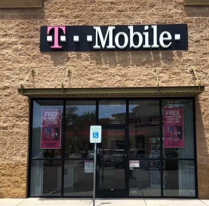  Exterior photo of T-Mobile store at W Arizona Pavillions Dr & N Cortaro Rd, Marana, AZ 
