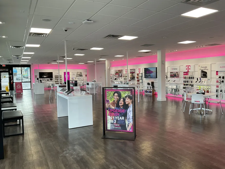  Interior photo of T-Mobile Store at Sunrise Hwy & Redmond Ave, Bay Shore, NY 