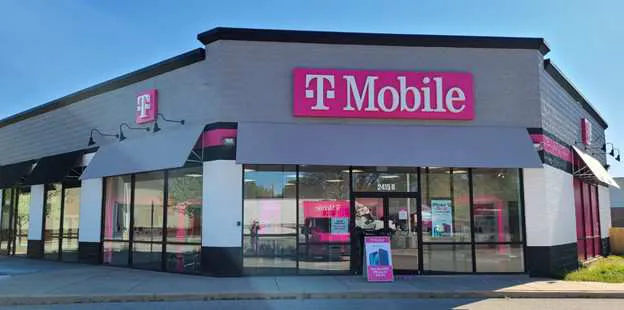  Exterior photo of T-Mobile store at N National Rd & 25th St, Columbus, IN 