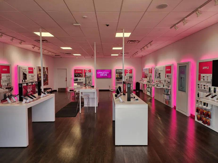 Interior photo of T-Mobile Store at Concord - Loudon Rd, Concord, NH
