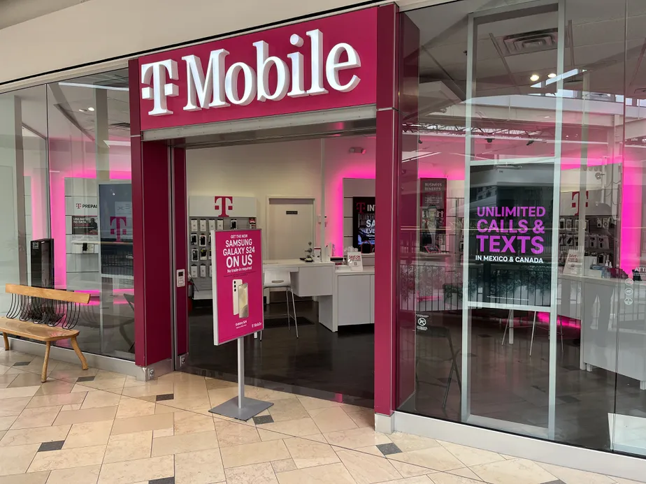  Exterior photo of T-Mobile Store at Exton Square, Exton, PA 