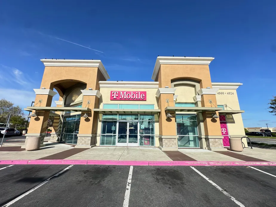  Exterior photo of T-Mobile Store at Century Blvd & Auto Center Dr, Pittsburg, CA 