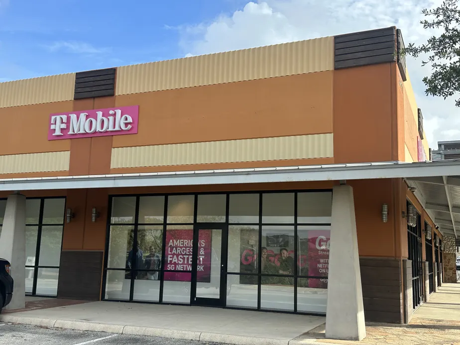 Exterior photo of T-Mobile Store at Stone Ridge Market, San Antonio, TX