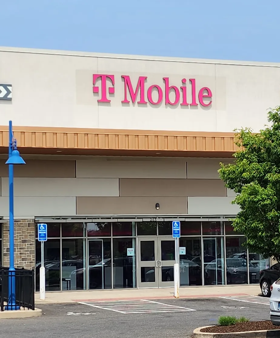 Exterior photo of T-Mobile Store at Stratford Ave & E Main St, Bridgeport, CT
