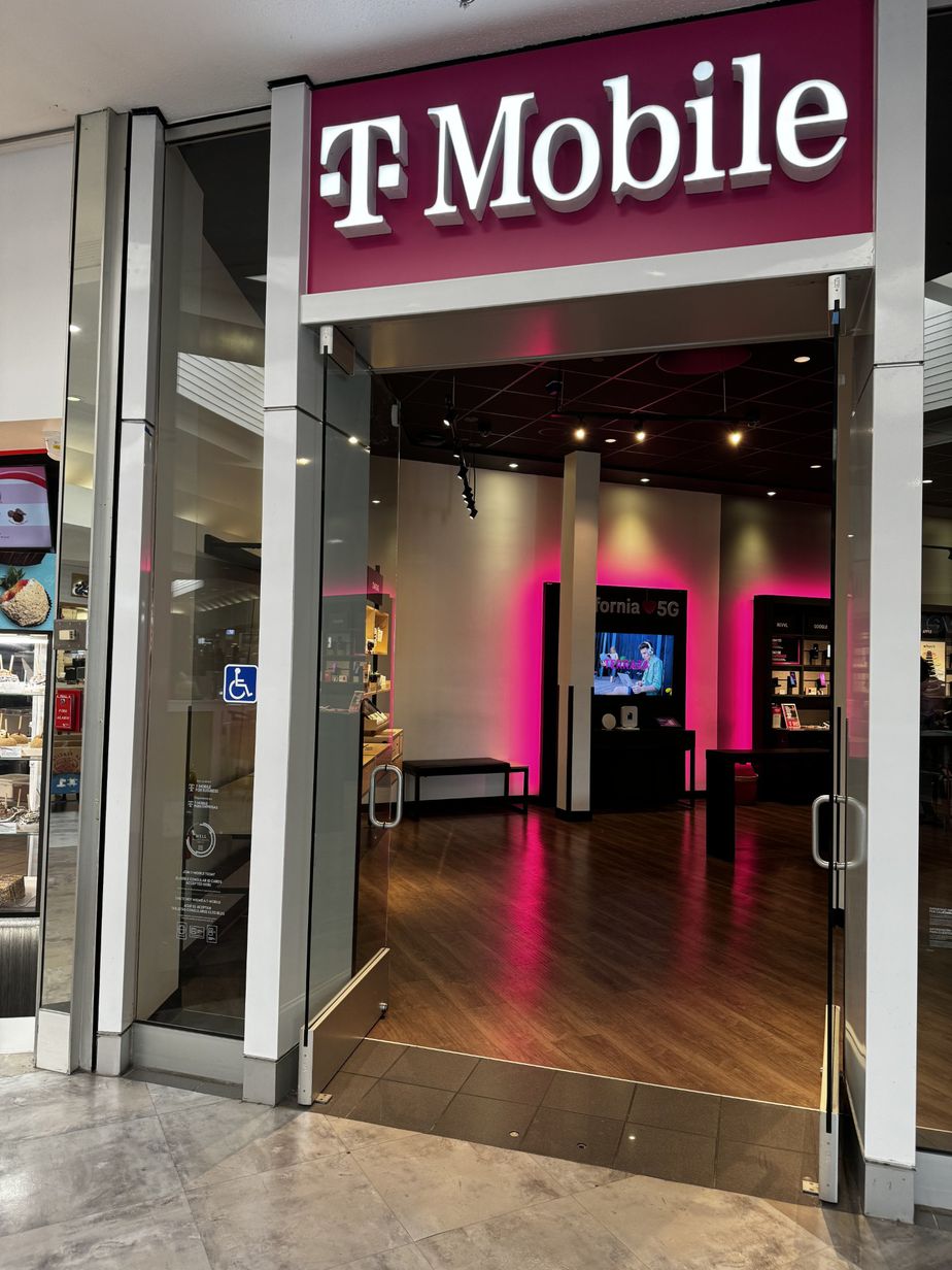 Exterior photo of T-Mobile Store at Northridge Mall, Salinas, CA